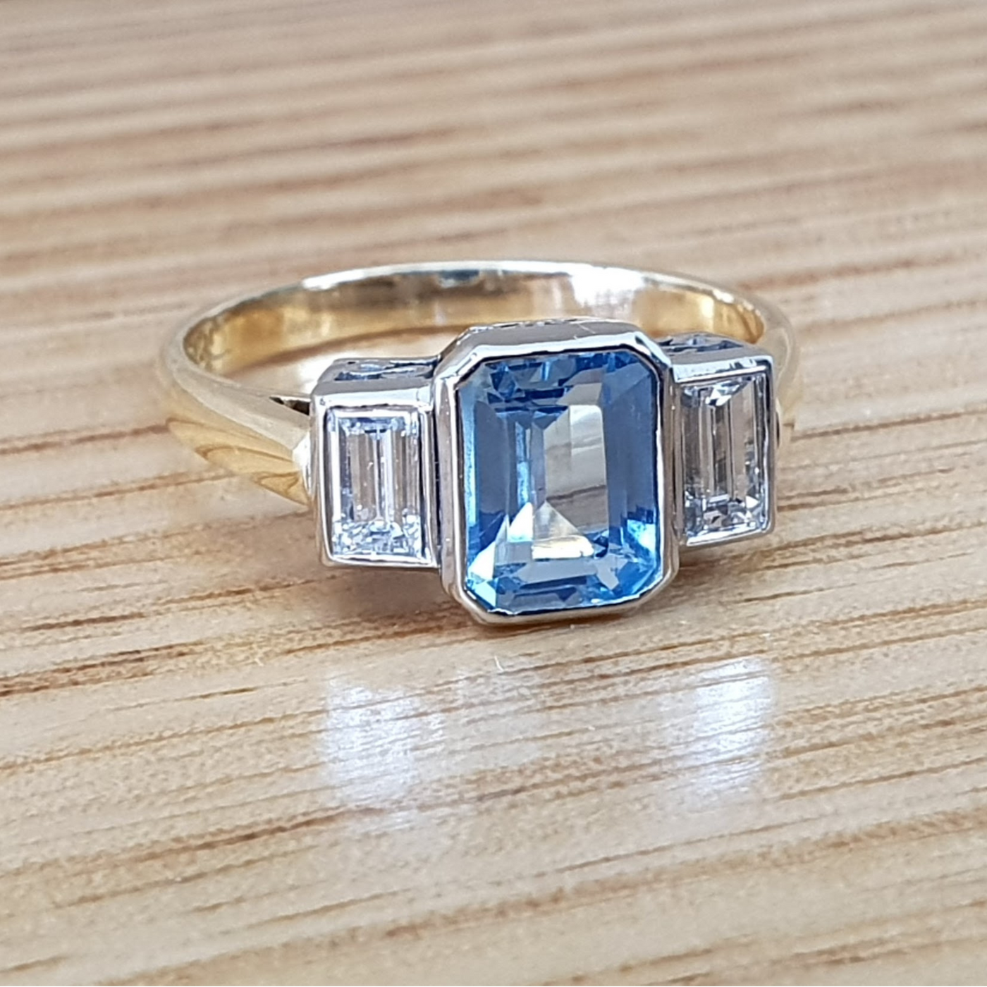 18ct Yellow Gold and Platinum Aquamarine and Diamond Ring