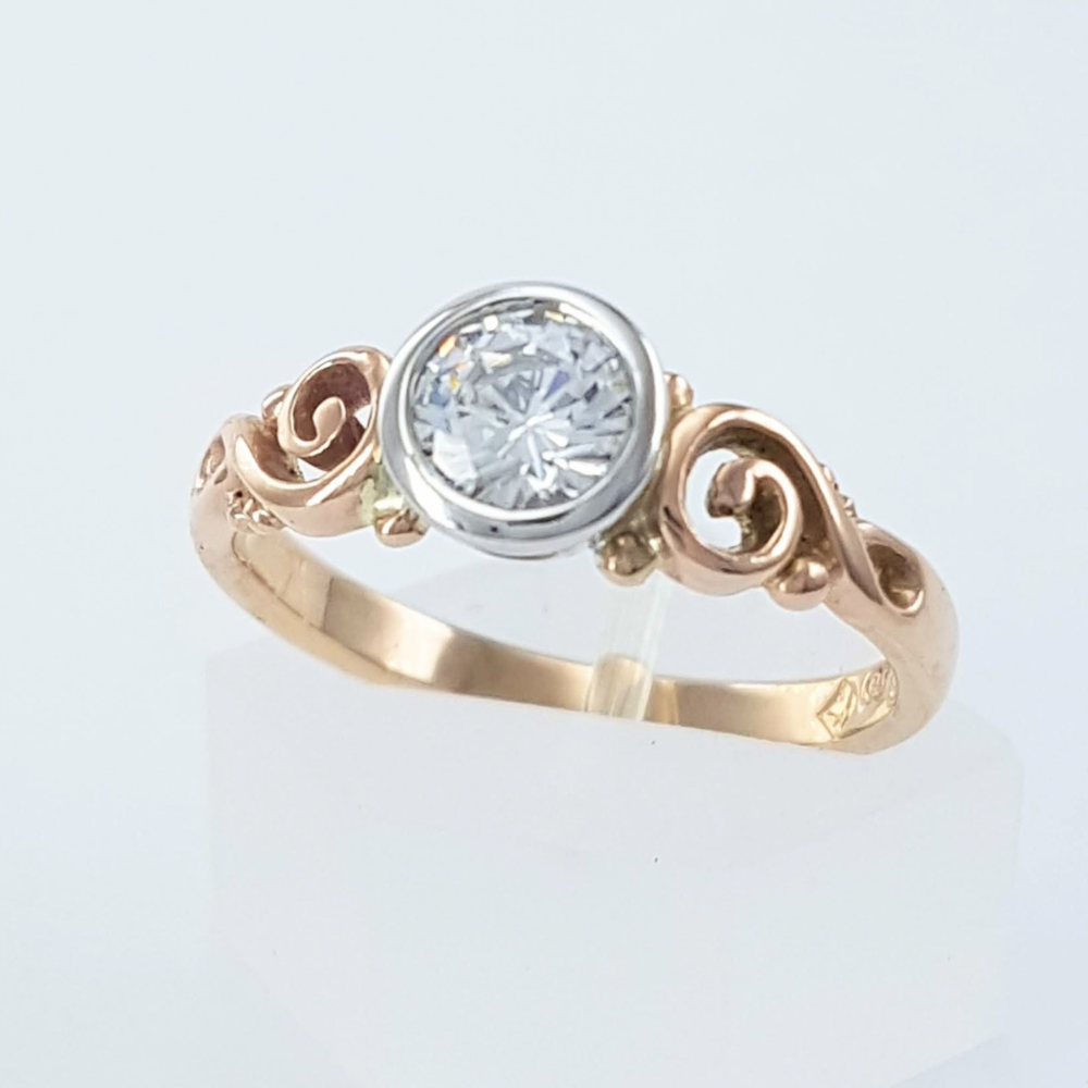 9ct Rose and White Gold Rubbed-in set Round Brilliant Cut Swirl Diamond Ring