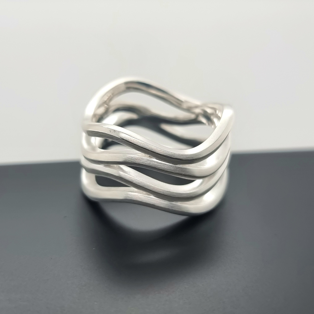 Sterling Silver Wave Ring – Desma Designs